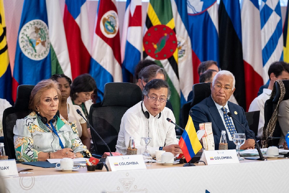 Petro Urges EU and Latin America to Shine as a Beacon of Democracy Amid Crisis