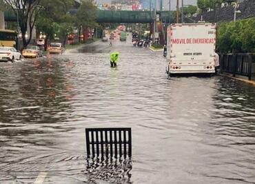 Fuertes lluvias provocan encharcamientos en sur de la CDMX; servicios de emergencia trabajan en zona de Insurgentes Cuicuilco y Periférico Sur