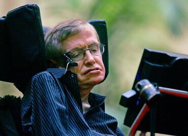 ¿De qué está enfermo Stephen Hawking?