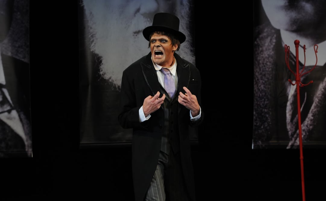 Con una duración aproximada de 70 minutos y presentado en español, El Gorila es una experiencia teatral íntima que invita a reflexionar sobre la libertad, la conciencia y los límites de la adaptación en la sociedad actual.