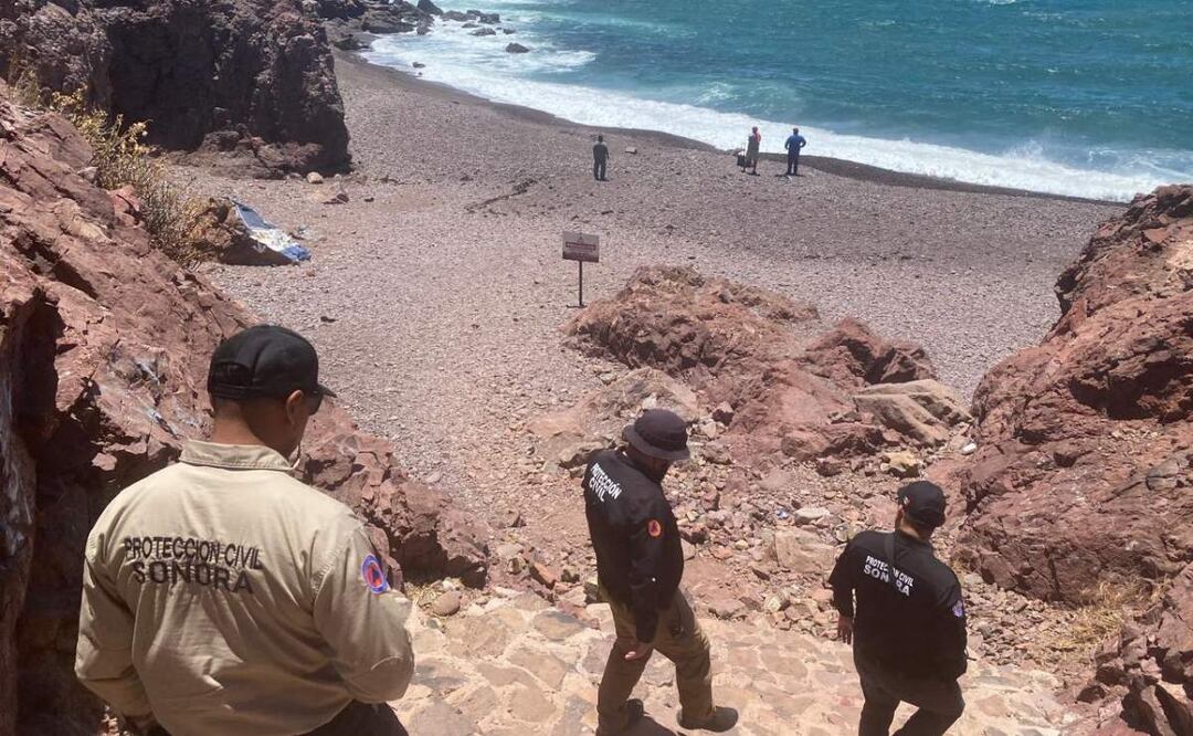 Operativo de búsqueda de joven que fue arrastrado por olas en playa El Centinela, Sonora (03/07/2025). Foto: Protección Civil Sonora