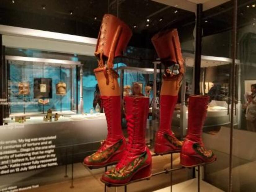 "Tenemos a Frida Kahlo, la artista, pero también a Frida Kahlo como autorretrato viviente"