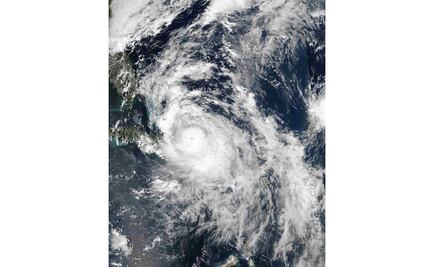 "Matthew" sube a categoría 4; se dirige a Florida