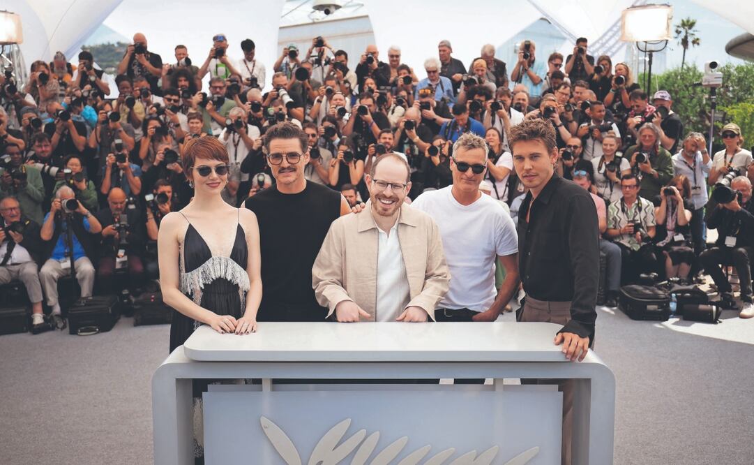 Emma Stone, Pedro Pascal, el director, Ari Aster; Joaquin Phoenix y Austin Butler charlaron sobre el filme ubicado en la pandemia. FOTOS: AFP y EFE