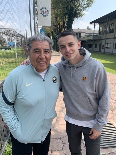 Carlos Reinoso se encuentra con Álvaro Fidalgo y le dedica unas palabras