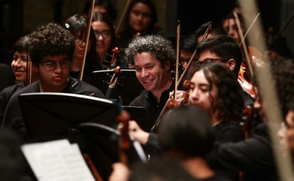 Gustavo Dudamel se reúne con jóvenes músicos en Bellas Artes 