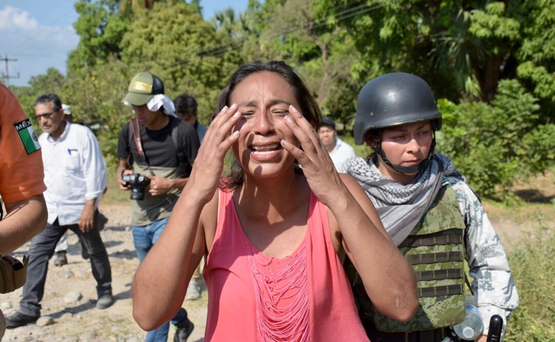 Migrantes pasaron en el río Suchiate para intentar cruzar México y llegar a los Estados Unidos. FOTO: Jacob García