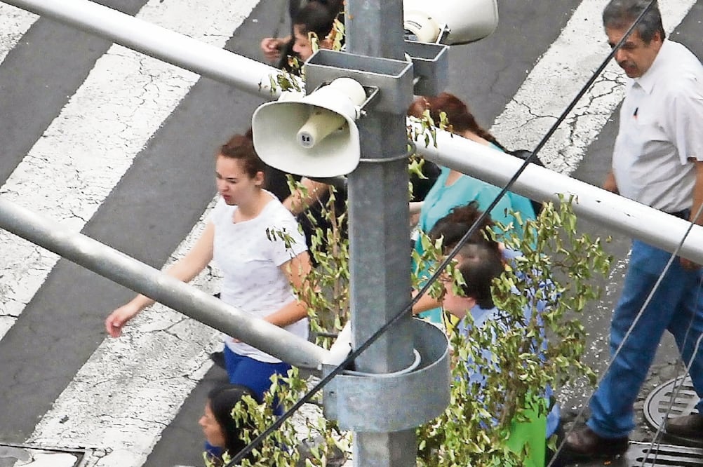 El diputado del MC informó que convocará a una reunión con especialistas para evitar la propagación de noticias falsas que sólo alarman a la población tras los sismos (ARCHIVO EL UNIVERSAL)