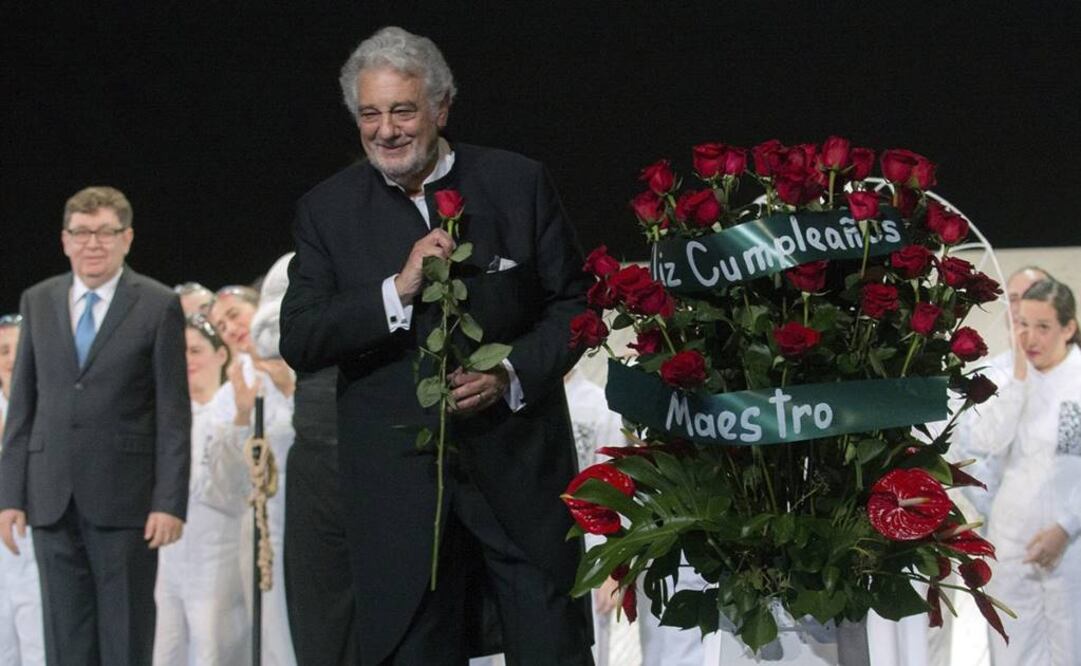 El tenor fue celebrado tras dirigir la orquesta de la ópera "Sansón y Dalila", de Saint-Saëns, en el Palau de Les Arts de Valencia. (FOTO: EFE)