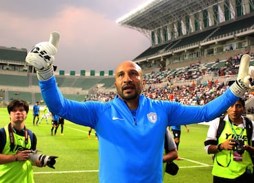 Óscar Pérez celebra 25 años en Primera División
