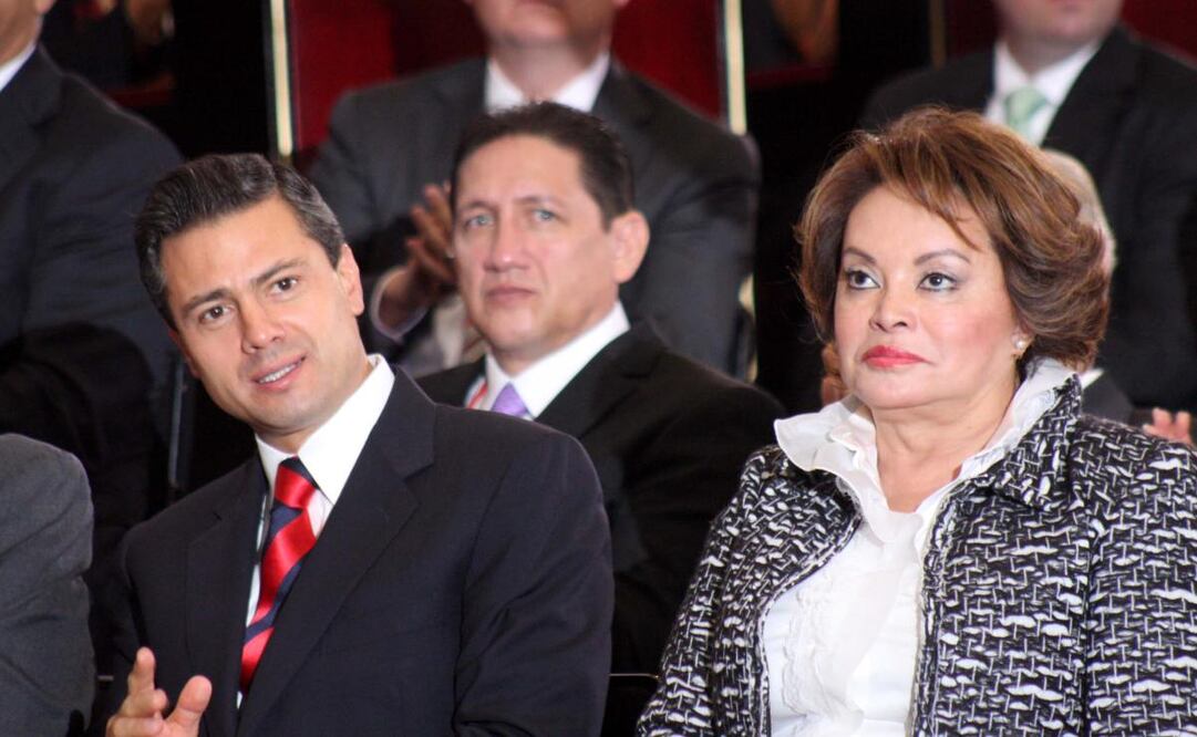 Enrique Peña Nieto, entonces gobernador del Estado de México y Elba Esther Gordillo, lideresa vitalicia del SNTE el 1 de diciembre de 2010. Foto: Archivo/ EL UNIVERSAL