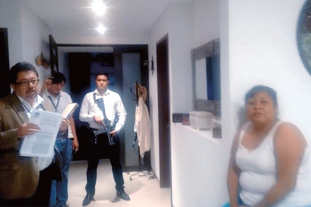 El abogado de Alejandro Vera dijo que la inspección a la vivienda del rector, ubicada en el municipio de Emiliano Zapata, se realizó de manera ilegal. (TOMADA DE VIDEO)