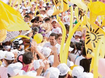 Roces en el PRD por postura ante AMLO