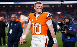 Los Broncos de Denver se quedan sin Bo Nix; el quarterback se fracturó el tobillo en victoria sobre Buffalo