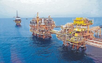 Piratas acechan plataformas de Pemex