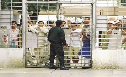 Directores de reclusorios podrán autorizar salida de internos: Segob