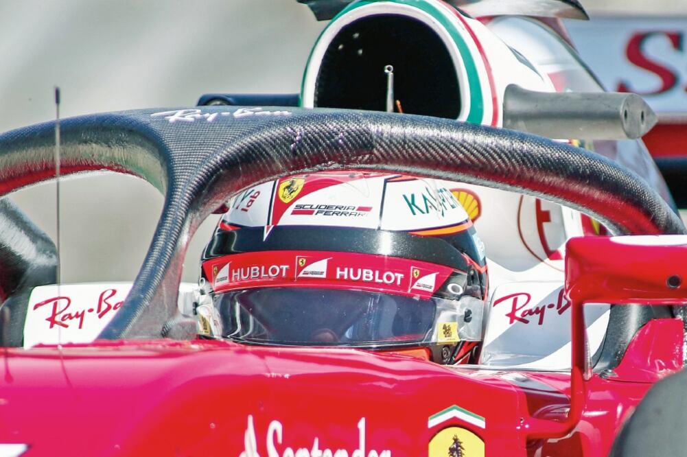 Los volantes se quejan de que el nuevo artefacto impide la visibilidad y no es garantía absolita de seguridad. (MIGUEL SCHINCARIOL. AFP)