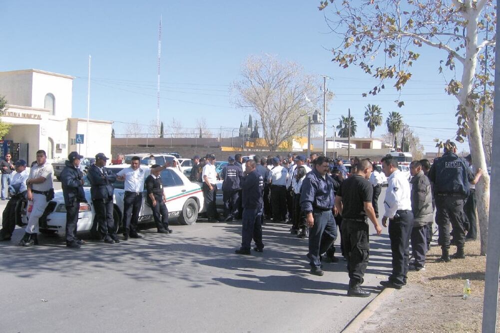 De acuerdo con las investigaciones de la comisión, policías del municipio de Allende dieron autorización para que célula de Los Zetas cometiera la masacre. (ARCHIVO EL UNIVERSAL)