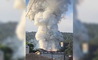 VIDEO Explosión en taller de pirotecnia en Ocotepec, Morelos, deja una mujer muerta; 10 personas resultan heridas