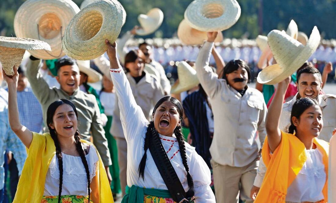El desfile, a realizarse el próximo 20 de noviembre, iniciará a las 10:00 horas en el Zócalo capitalino y culminará en el Monumento a la Revolución. Foto: Berenice Fregoso / EL UNIVERSAL