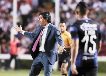 Es preocupante lo que pasa en Chivas: Cardozo