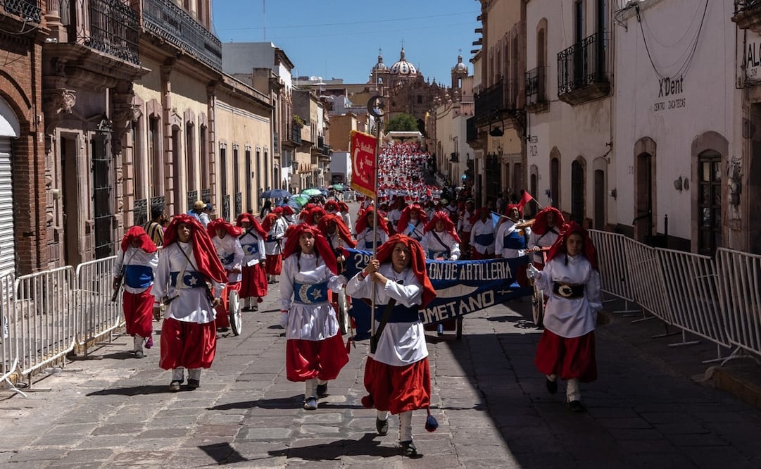 17 mil 601 personas con vestimentas de moros y cristianos se contabilizaron. Foto: Diana Valdez.