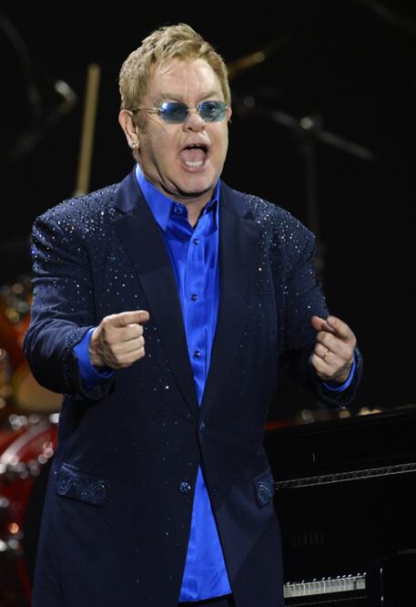 Hace unos días Elton John había festejado en la red social red social una supuesta llamada con el mandatario ruso (ARCHIVO EL UNIVERSAL)