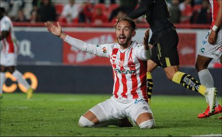 Parón de Liga MX por Covid-19 ayuda a Carlos Guzmán