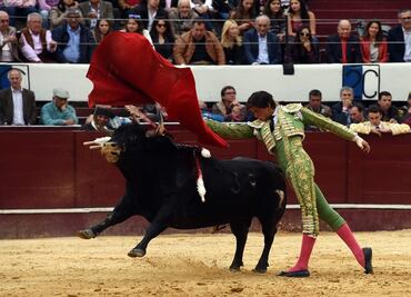 Explosión cerca de Plaza de Toros deja 10 policías heridos en Colombia