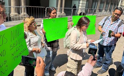 Madres de familia acusan a profesor de abuso sexual contra tres menores en primaria de Oaxaca; docente está sin ser localizado