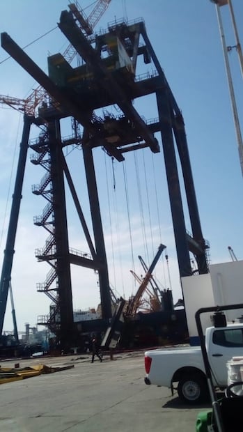 Un muerto y 2 desaparecidos en accidente en puerto de Veracruz