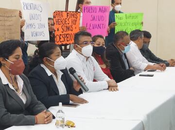 Extrabajadores de Salud de Oaxaca van por juicio político por despidos y represión en desalojo