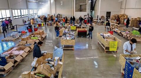 Viven de reciclar mercancía que regresan clientes