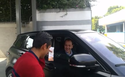 La historia de los boletos que regaló Santiago Baños afuera de Coapa