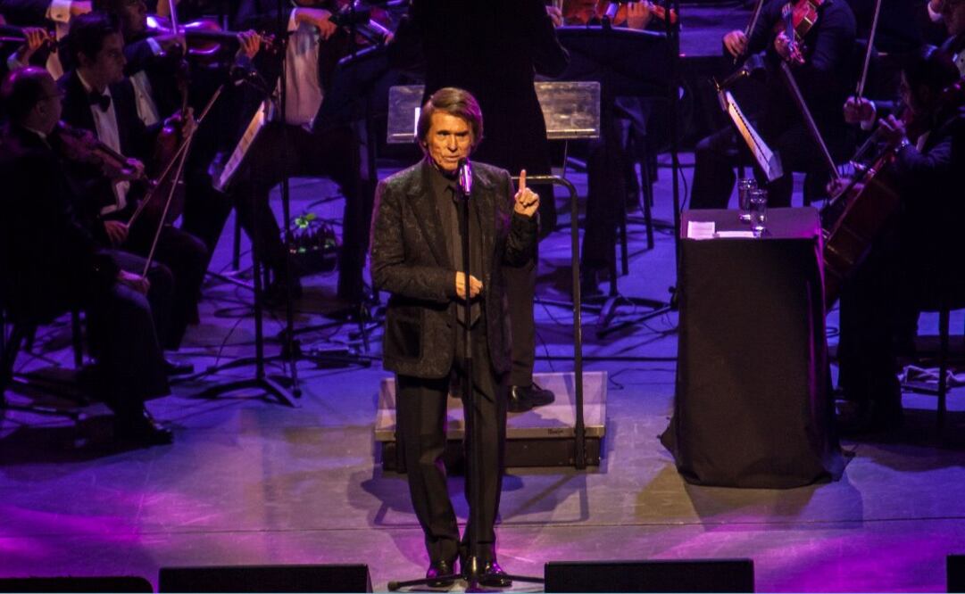 Fue acompañado por la Orquesta Sinfónica Normalista de Puebla. FOTO: YADIN XOLALPA / EL UNIVERSAL