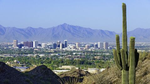 Por qué Phoenix es la ciudad de EU con más muertes asociadas al calor (y cómo trata de prevenirlas)