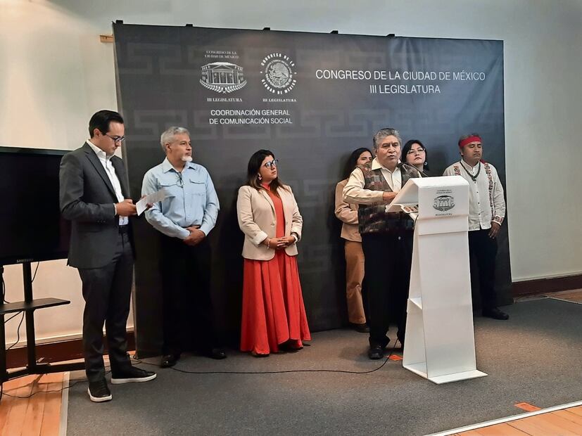 Las peticiones fueron escuchadas por la diputada Daniela Álvarez (al centro) y Andrés Ataide, coordinador de los panistas (extremo izquierdo). Foto: Frida Juárez Bautista
