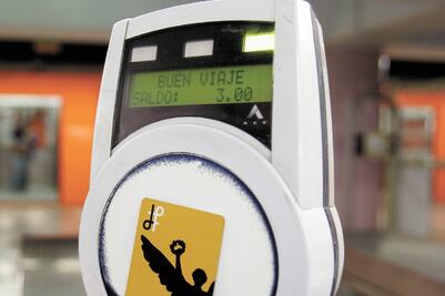 Posponen licitación para tarjetas de transporte