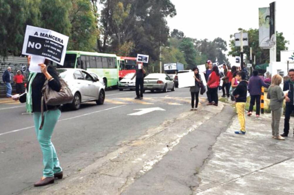 Vecinos de la colonia Olivar del Padre protestaron contra la presunta creación de una inmobiliaria (TOMADA DE TWITTER)