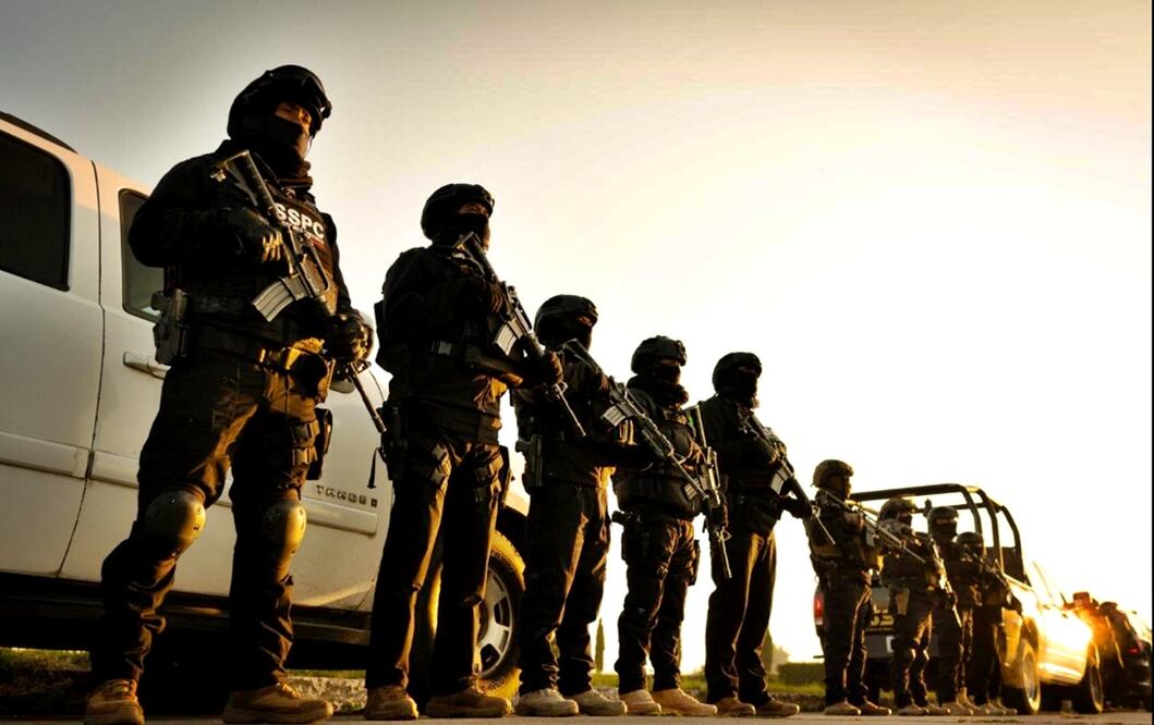 Desde las instalaciones militares de Santa Lucía, en ocho aeronaves, cinco del Ejército y tres de la Marina, se realizó la entrega masiva de capos a Estados Unidos. Foto: especial