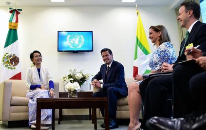 Se reúne Peña con Aung San Suu Kyi, Nobel de la Paz