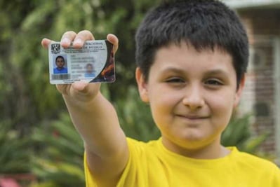 Niño genio quiere "ayudar a sacar al país del hoyo donde está"