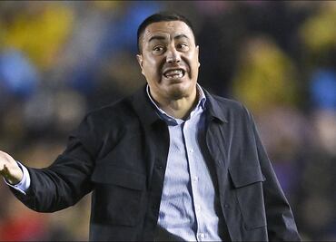 Pumas pierde a Efraín Juárez tras recibir dura sanción por “emplear lenguaje ofensivo y humillante”