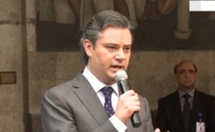 SEP dará de baja a casi 300 maestros por no realizar evaluación