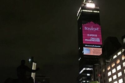 ¿Le abren la puerta a los anuncios publicitarios en edificios del Centro Histórico?