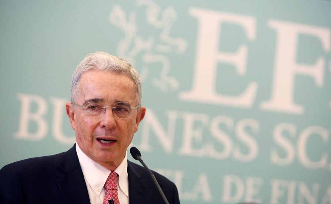 Álvaro Uribe llegó a la Presidencia a los 50 años de edad (Foto: EFE)