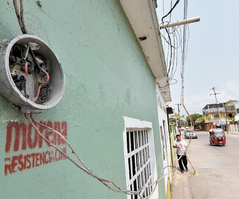 El pasado mayo, el gobernador Adán López y la CFE acordaron las medidas para condonar el pago de luz y empezar desde cero el cobro del servicio. Foto: ARCHIVO EL UNIVERSAL