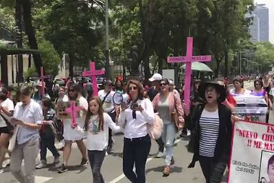 Marchan organizaciones civiles en CDMX en protesta por feminicidios infantiles