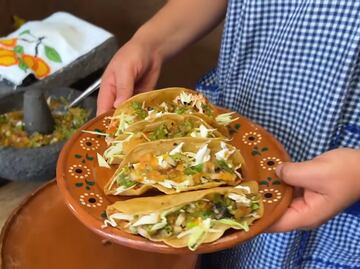 Prepara quesadillas fritas al estilo La Cocina en el Rancho
