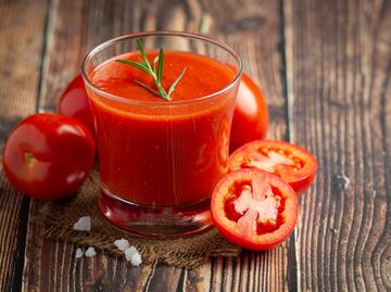 Qué pasa si tomas jugo de jitomate con apio en ayunas